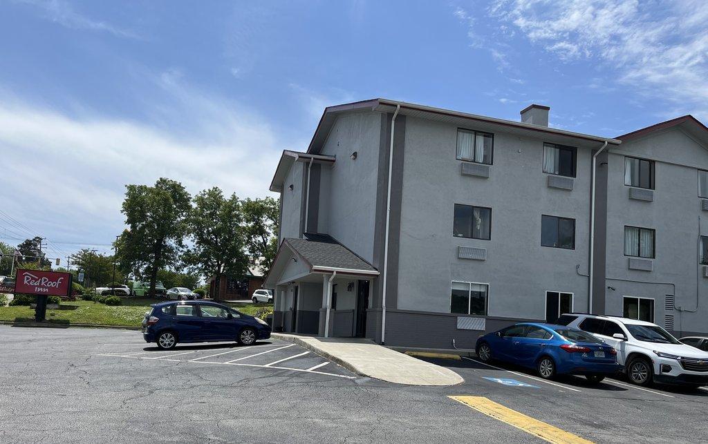 Red Roof Inn Suffolk Exterior photo