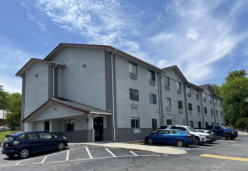 Red Roof Inn Suffolk Exterior photo